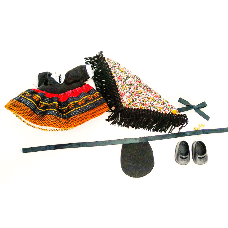 Vestido regional Manchega muñeca